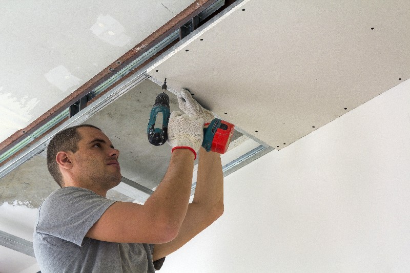 Lisez toutes les informations nécessaires sur le plafond tendu à Montfermeil | Tehni Oros